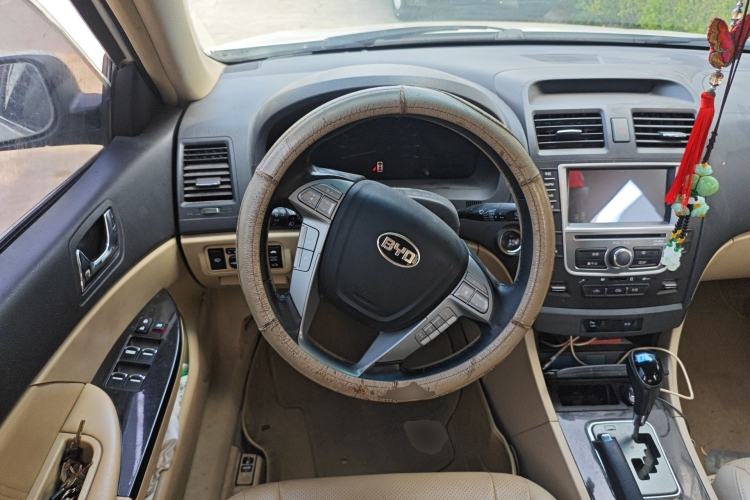 Used BYD G6 2013 1.5TID Automatic Luxury Model