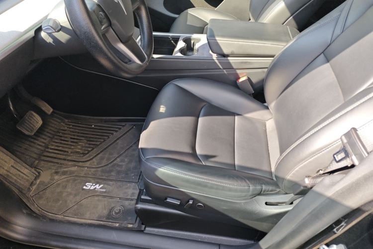 Used Tesla Model Y 2023 Long-Range All-Wheel-Drive Version
