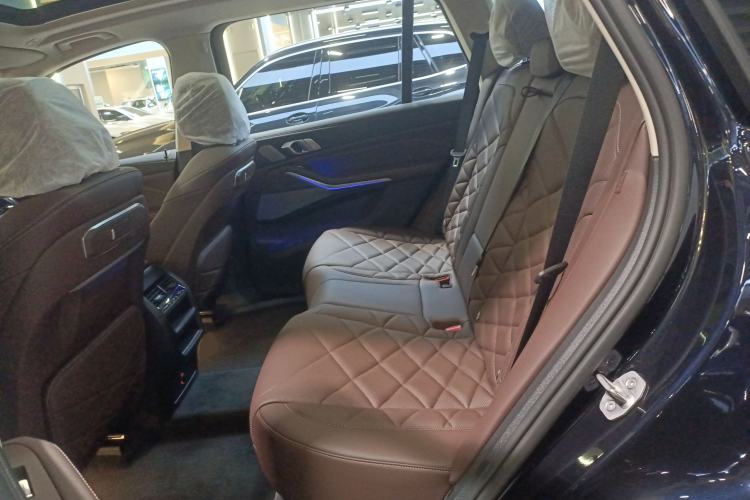 Used BMW X5 2023 xDrive 30Li Luxury M Sport Night Edition Package Interior 4