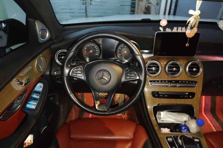 Used Mercedes-Benz GLC Coupe 2019 Facelift GLC 260 4MATIC Coupe SUV Steering Wheel