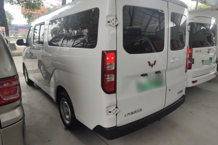 Used Wuling Yangguang 2024 300KM Comfort Version Passenger Van 75kW
