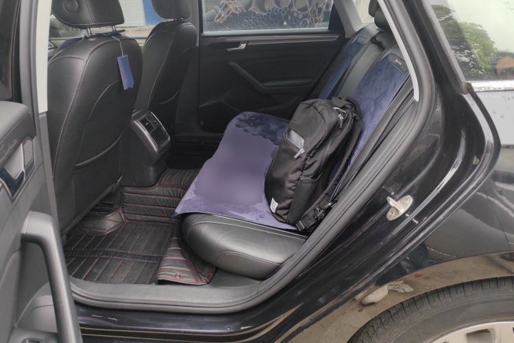 Used Volkswagen Passat  Left Rear Seat