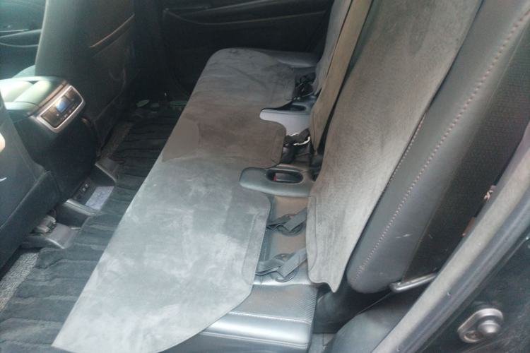 Used Toyota Highlander 2018 2.0T Four-Wheel Drive Luxury Edition 7 Seats China V Emission Standard Interior 4