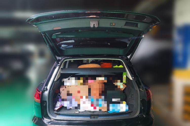 Used Volkswagen Touareg 2021 3.0 TSI Luxury Edition Black Diamond Sport Package Trunk