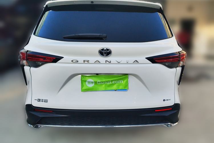 Used Toyota Granvia 2024 2.5L Hybrid Comfort Edition

