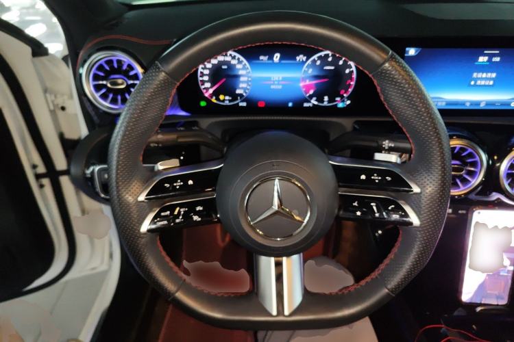 Used Mercedes-Benz A-Class 2022 Revised Version A 200 L Sport Sedan Fashionable Style