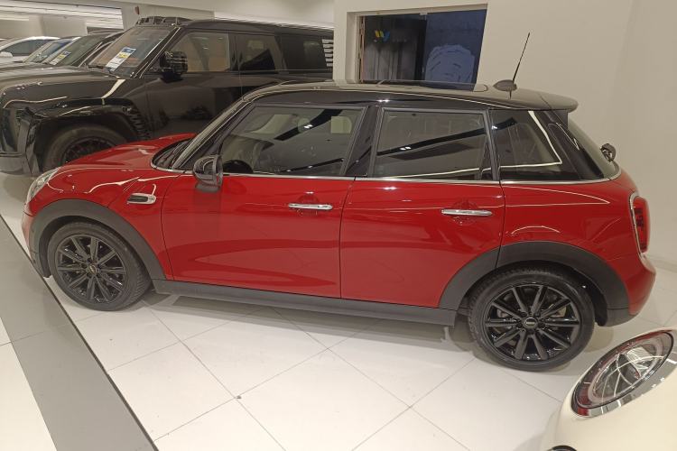 Used MINI MINI 2018 1.5T COOPER Artist Five-Door Edition

