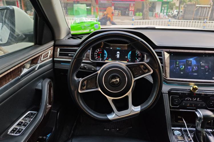 Used Zotye Domy X7 2017 1.8T DCT Prestige Model
