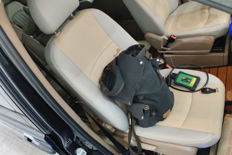 Used Mercedes-Benz Vito 2011 2.5L 7-seater executive version