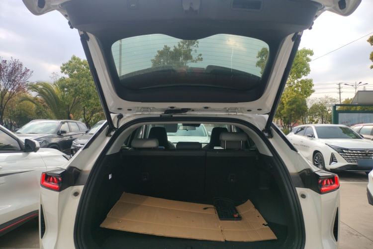 Used CHANGAN UNI-Z New Energy 2024 Blue Whale Smart Electric iDD 125km Beyond Edition Trunk