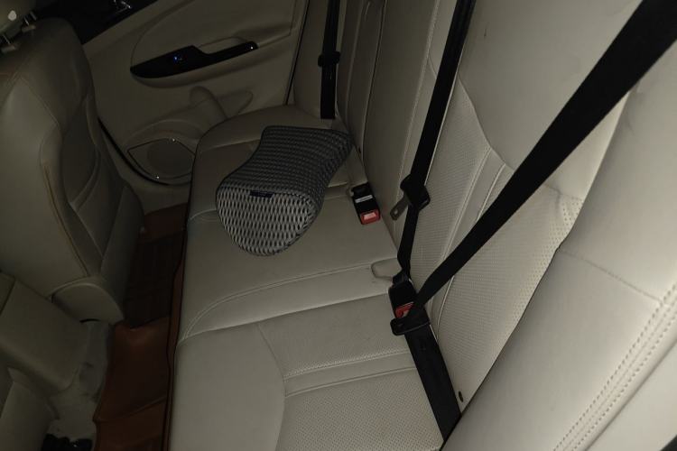 Used BYD e5 2018 450 Smart Connect Deluxe Edition
