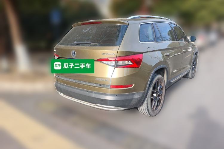 Used Skoda Kodiaq 2017 TSI330 7-Seater Two-Wheel-Drive Luxury Edition Rear Right 45 Deg