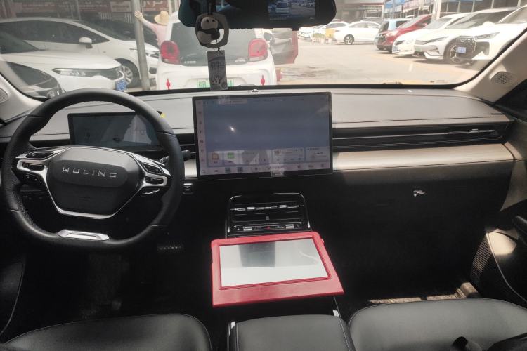 Used Wuling Xingguang 2024 Co-Creation Edition 150 Advanced Model Center Console