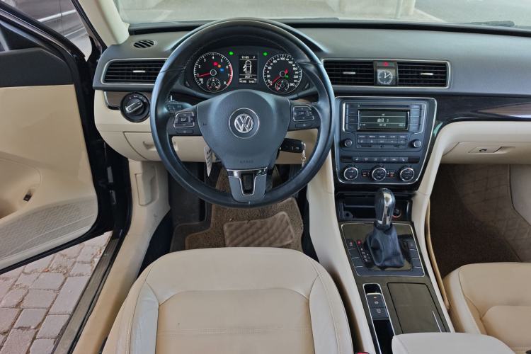 Used Volkswagen Passat 2015 1.8TSI DSG Prestige Edition Steering Wheel