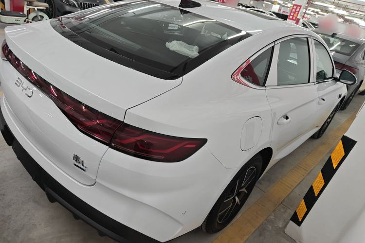 Used BYD Qin L 2025 DM-i Smart Drive 120KM Leading Model
