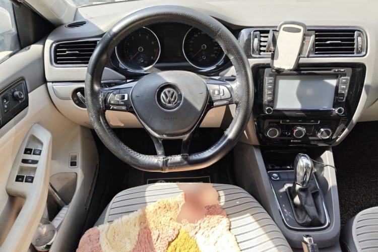 Used Volkswagen Sagitar 2017 230TSI Automatic Comfort Version