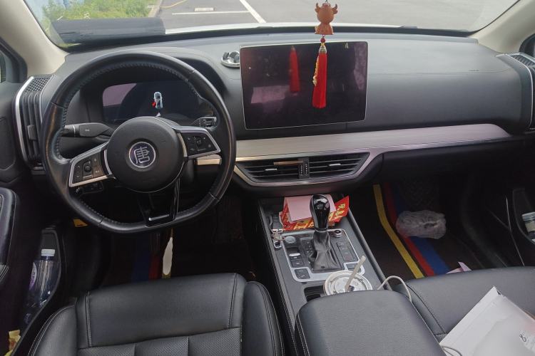 Used BYD Tang 2019 2.0T Automatic SmartConnect Luxury 7-Seater China VI Standard Center Console