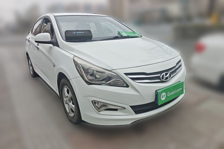 Used Hyundai Verna (older generation) 2014 1.4L Automatic Smart GLS Front Right 45 Deg