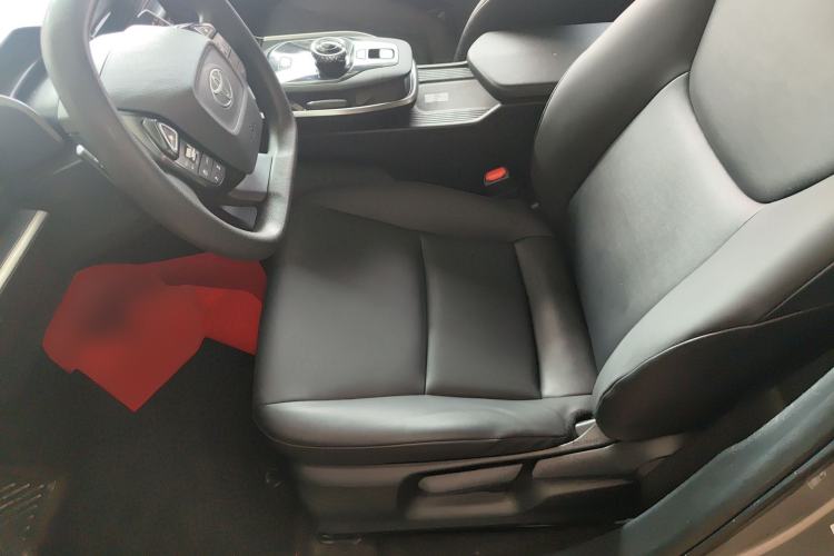 Used Toyota bZ3 2023 517 km Elite PRO Left Front Seat