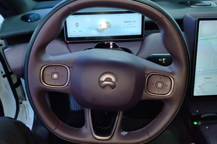 Used Nio ET5 2024 75 kWh Steering Wheel