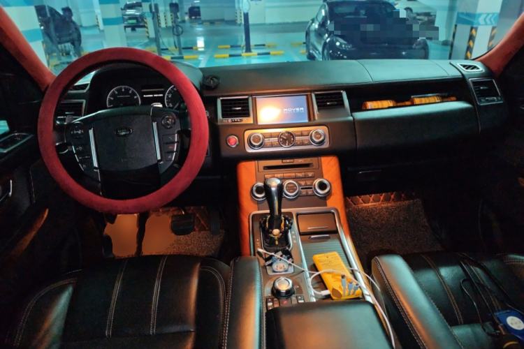 Used Land Rover Range Sport 2011 5.0 SC V8 HSE Center Console