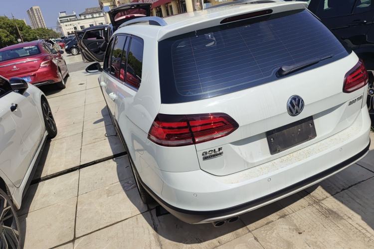 Used Volkswagen Golf 2019 1.8TSI Travel Edition
