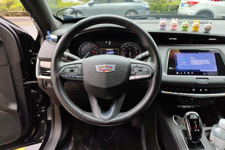 Used Cadillac XT4 2021 28T Two-Wheel Drive Luxury Version Steering Wheel