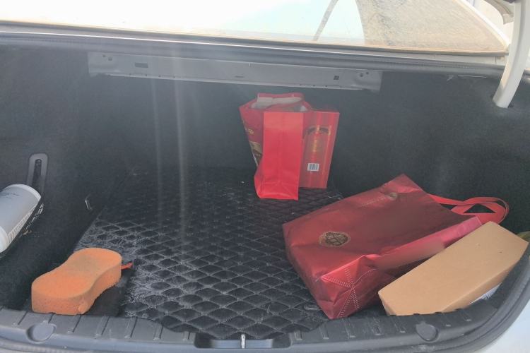 Used BMW 5 Series 2014 525Li Leading Model
