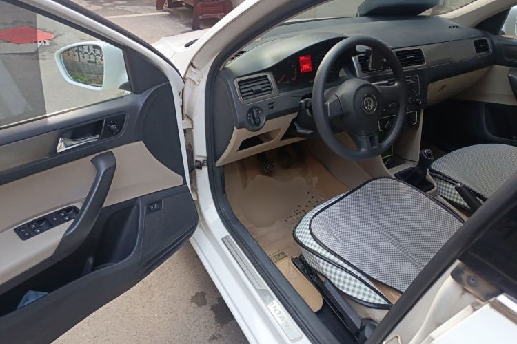 Used Volkswagen Santana 2015 1.4L Manual Comfort Edition
