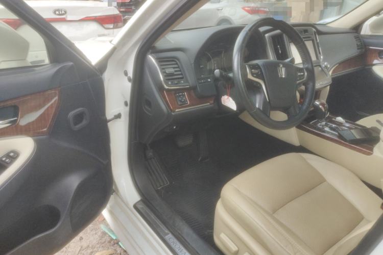 Used Toyota Crown 2015 2.0T Fashion Edition Driver Seat