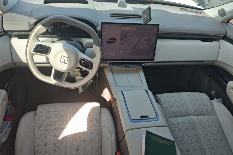 Used Zeekr 7X 2025 100kWh Long-Range All-Wheel Drive Intelligent Driving Version Center Console