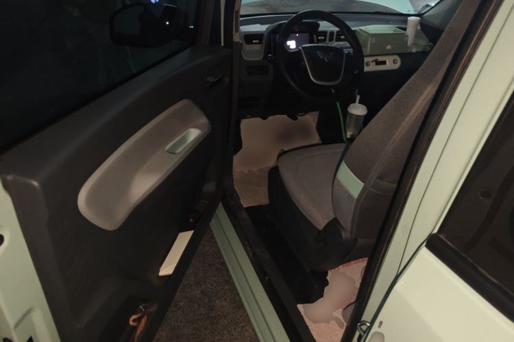 Used Wuling Hongguang MINIEV 2021 Macaron Fashion Model Lithium Iron Phosphate Driver Seat