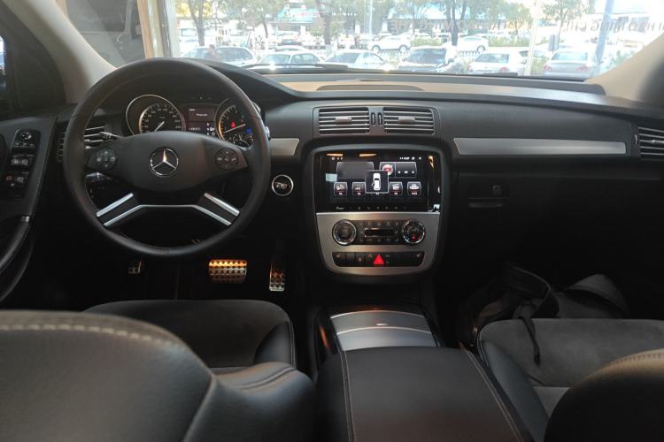 Used Mercedes-Benz R-Class 2015 R 320 4MATIC Luxury Model