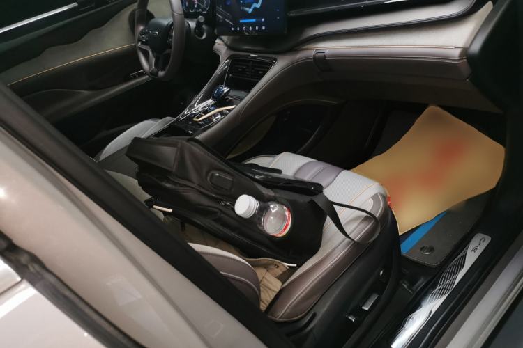 Used BYD Frigate 07 2023 DM-i 100KM Flagship Model Right Front Seat