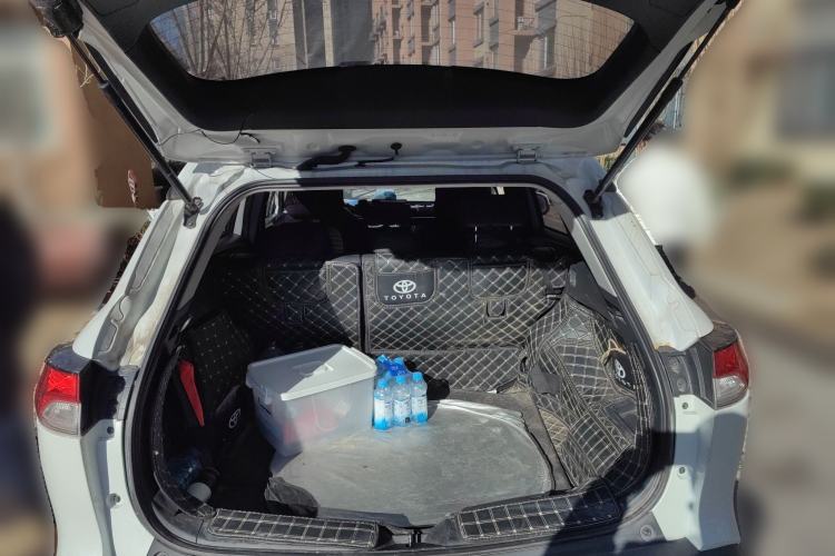 Used Toyota Corolla Cross 2024 2.0L Smart Electric Hybrid Dual-Engine Pioneer Edition
