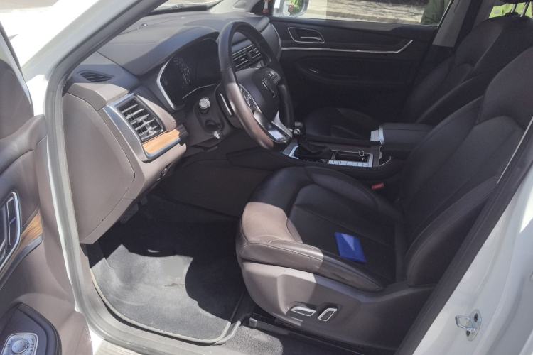 Used Roewe RX8 2018 30T Smart Connectivity Two-Wheel Drive Supreme Edition
