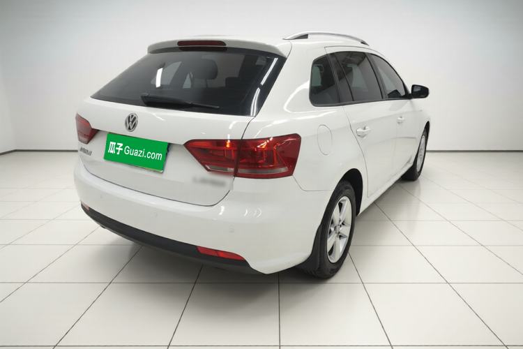 Used Volkswagen Gran Lavida 2013 1.6L Automatic Fashion Model