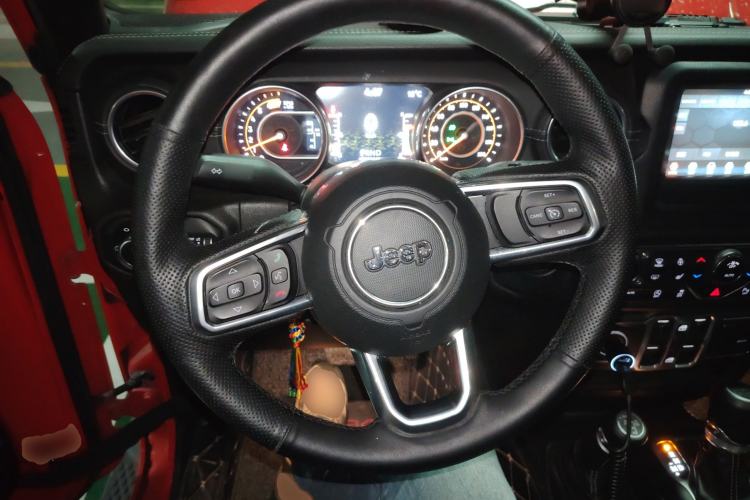 Used Jeep Wrangler 2018 2.0T Sahara Four-Door Edition Steering Wheel