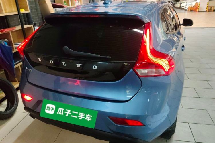 Used Volvo V40 2015 1.6T Zhiyi Edition
