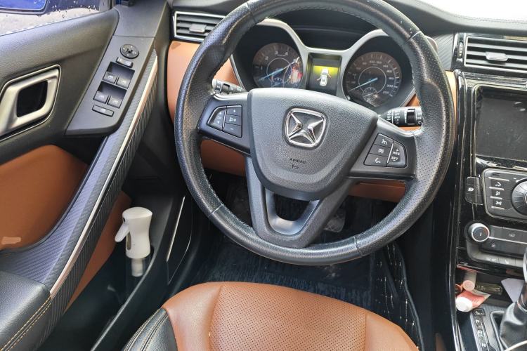 Used JMC Yusheng S330 2016 1.5L GTDi Automatic Two-Wheel Drive Prestige Edition
