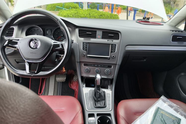 Used Volkswagen Golf 2014 1.4TSI Automatic Comfort Model Center Console