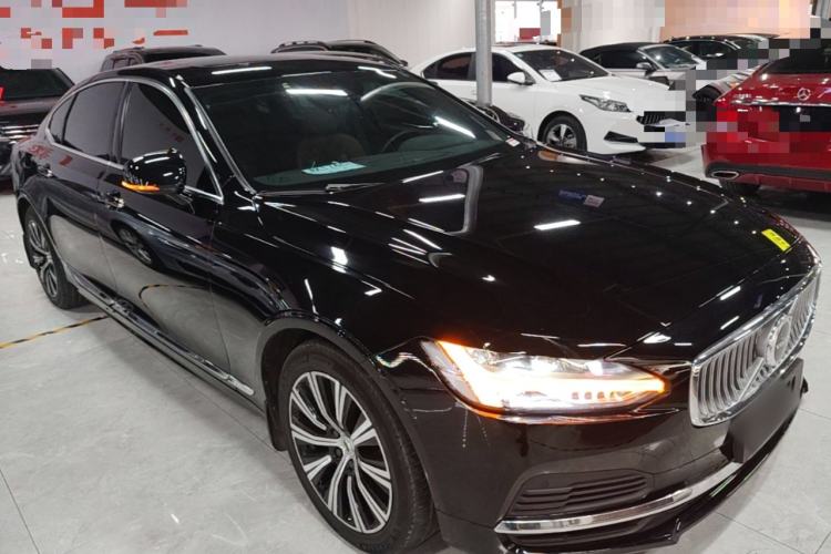 Used Volvo S90 New Energy 2021 T8 eDrive Hybrid Zhiyi Luxury Edition Front Right 45 Deg