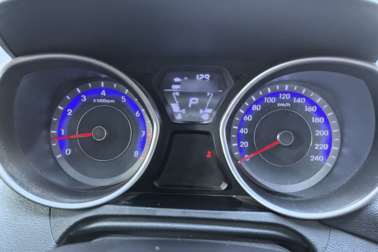 Used Hyundai Elantra (5th Generation / Langdong) 2015 1.6L Automatic Fashion Model