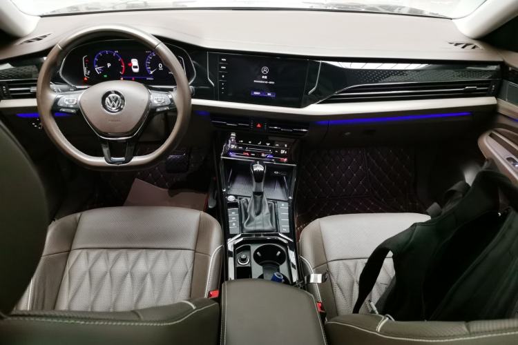 Used Volkswagen Passat 2020 330TSI Luxury Edition China VI