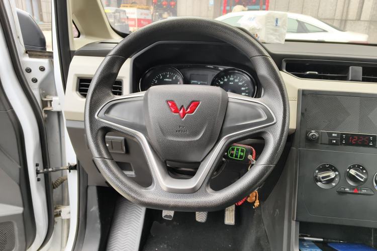Used Wuling Zhengcheng 2021 1.5T Manual Comfort Version Steering Wheel