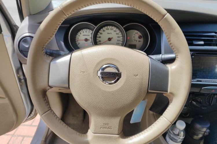Used Nissan Livina 2009 1.6L Manual All-Around Model