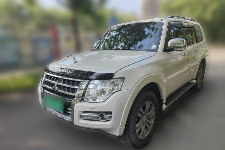 Used Mitsubishi Pajero 2017 Model, Automatic, 3.8L, 7 Seats
