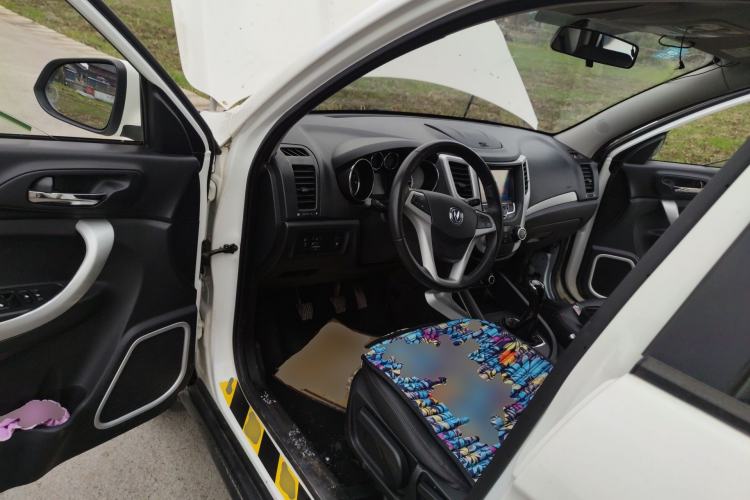 Used CHANGAN CS35 2015 1.6L Manual Luxury Model China IV Standard
