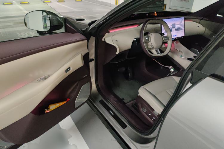 Used Xiaomi Auto YU7 2025 Ultra-Long Range High-Performance All-Wheel-Drive Max Edition
