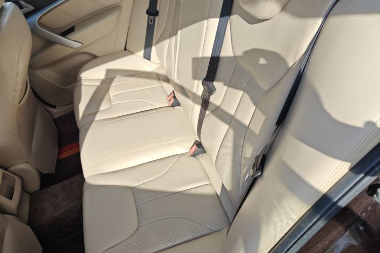 Used Geely Auto Emgrand 2017 Sedan Million Edition 1.5L CVT Luxury Model
